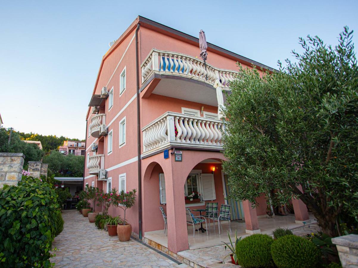 Apartments Ljubo Stari Grad  Exteriör bild