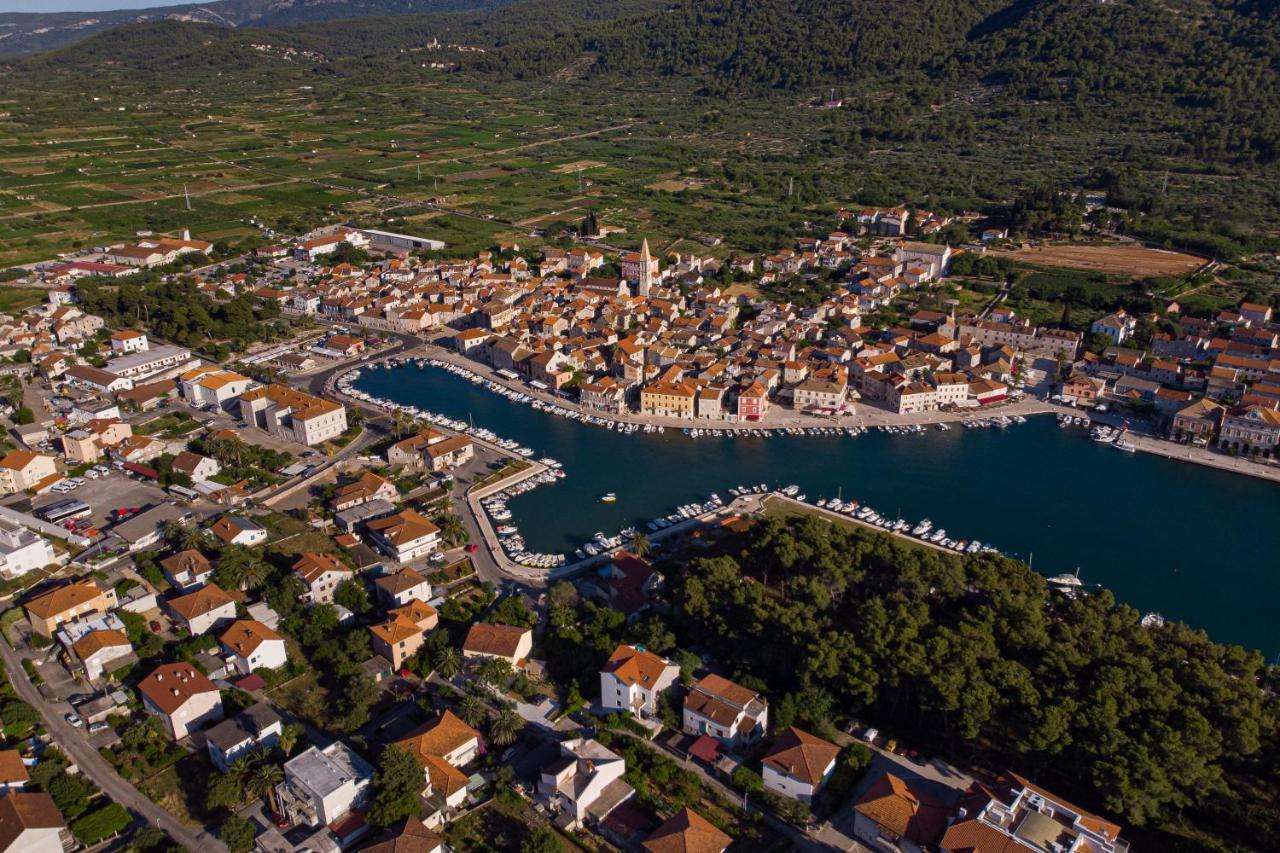 Apartments Ljubo Stari Grad  Exteriör bild