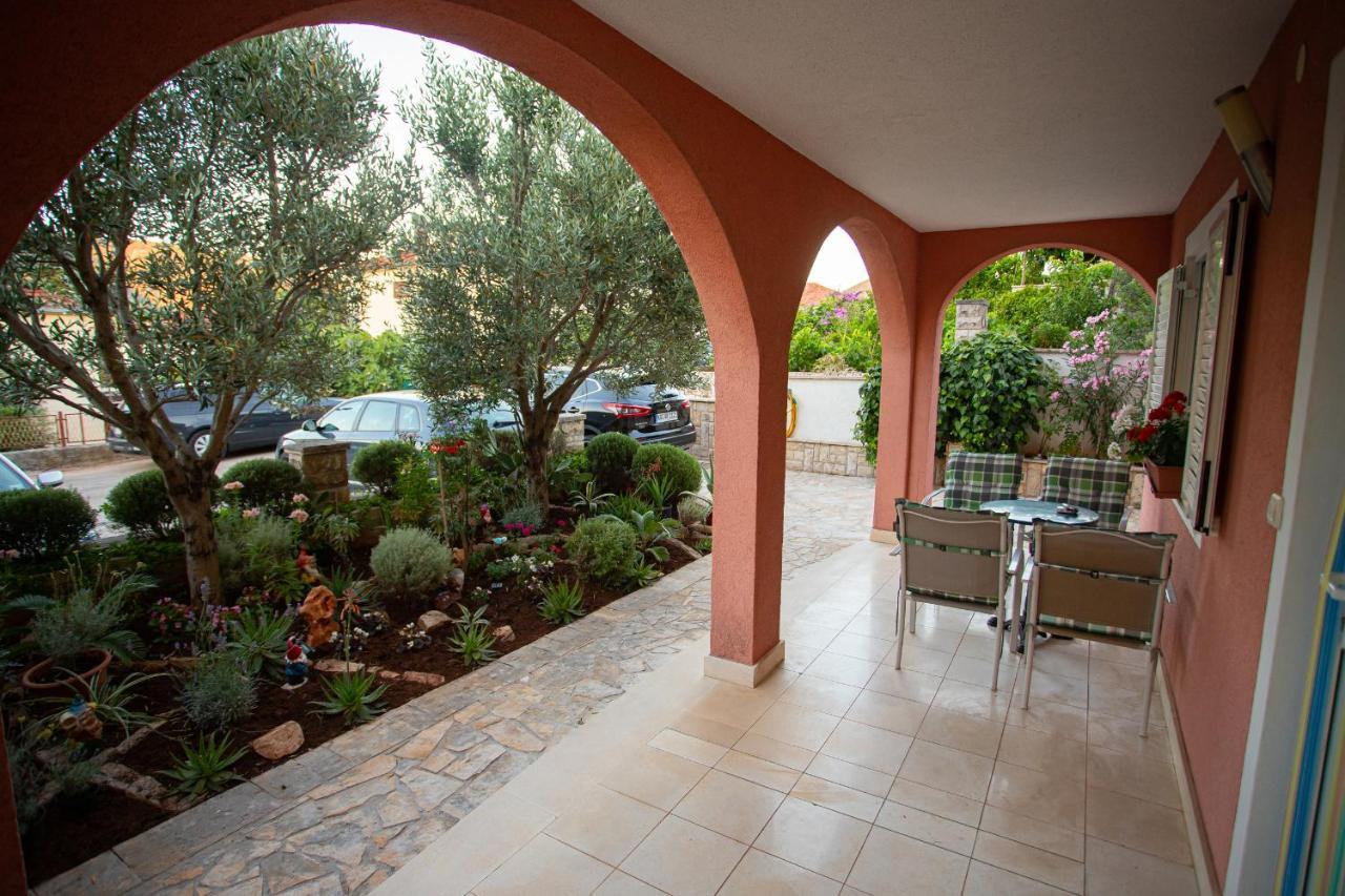 Apartments Ljubo Stari Grad  Exteriör bild